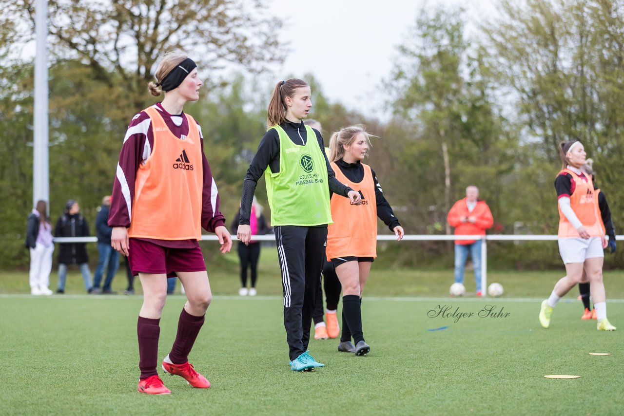 Bild 312 - Co-Trainerin der Frauen Nationalmannschaft Britta Carlson in Wahlstedt